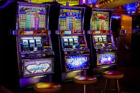 burmes99 လောင်းကြေး Odds Real-Time Live Betting Myanmar ကစားသမား ကစားနေသောမြင်ကွင်း